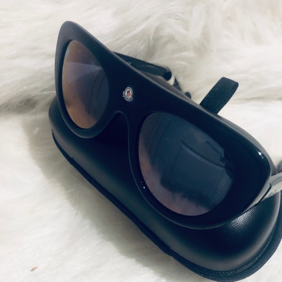 MONCLER Aviator Sunglasses ๐ถ - Picture 2 of 6